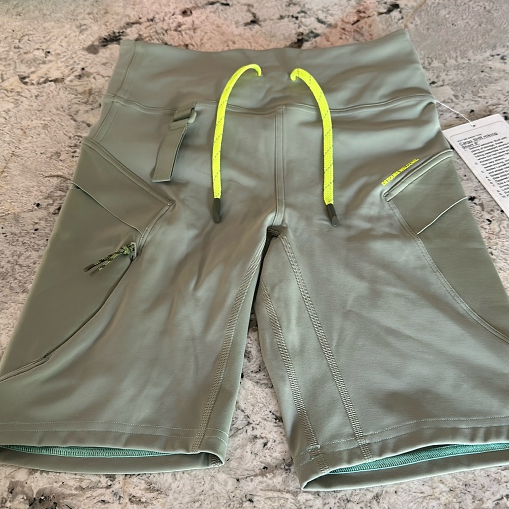 Lululemon cargo hiking short